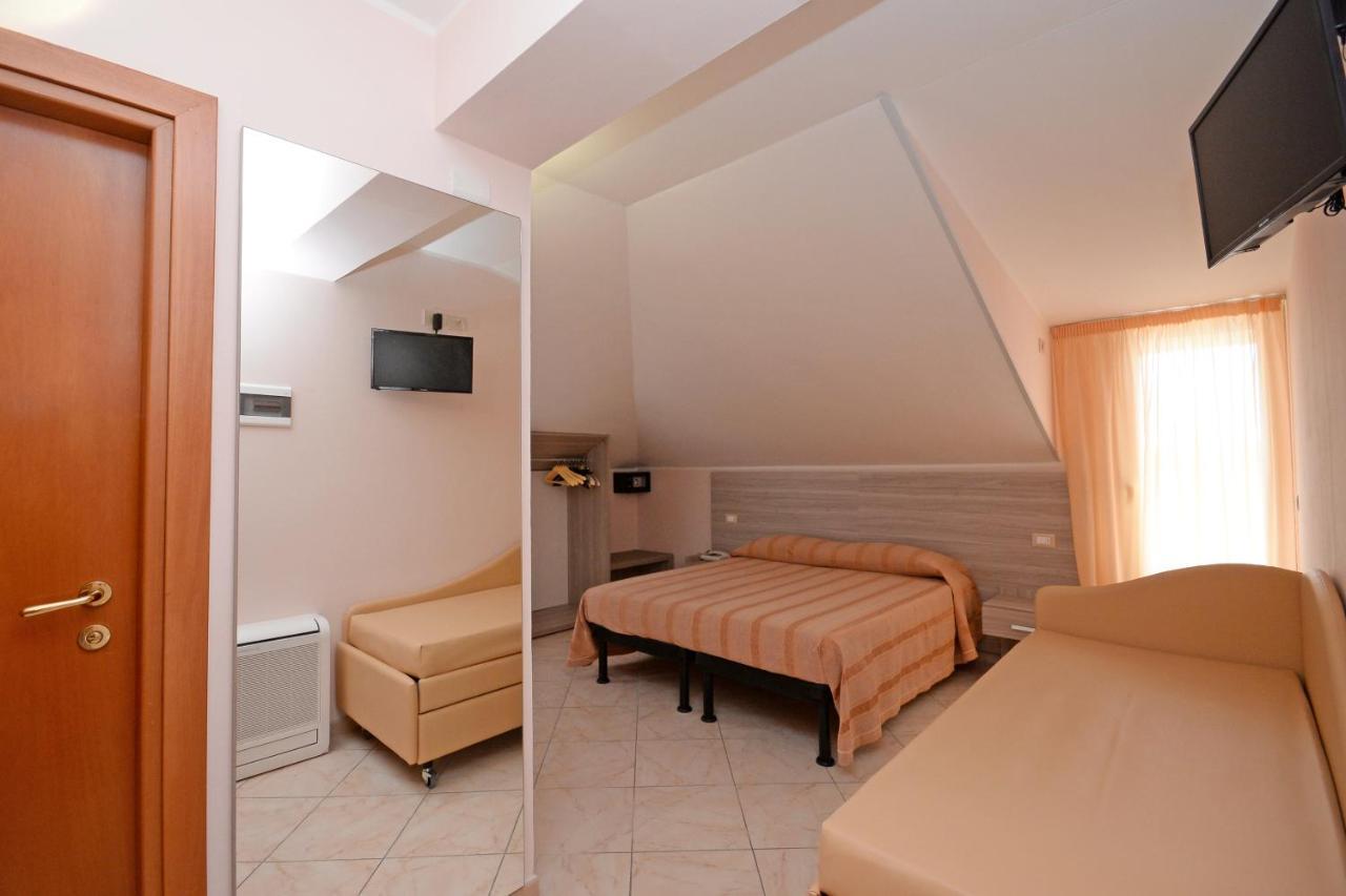 تْشيزيناتيكو Hotel Concorde المظهر الخارجي الصورة