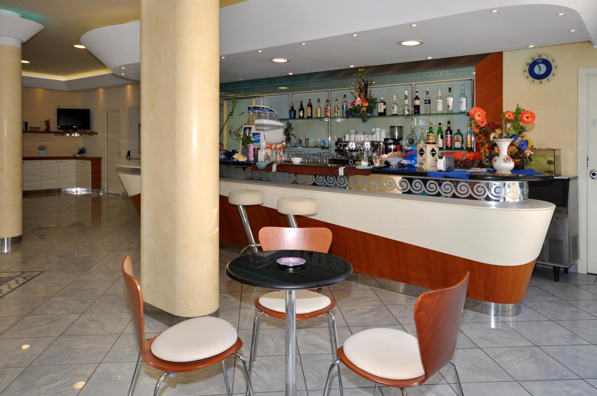 تْشيزيناتيكو Hotel Concorde المظهر الخارجي الصورة