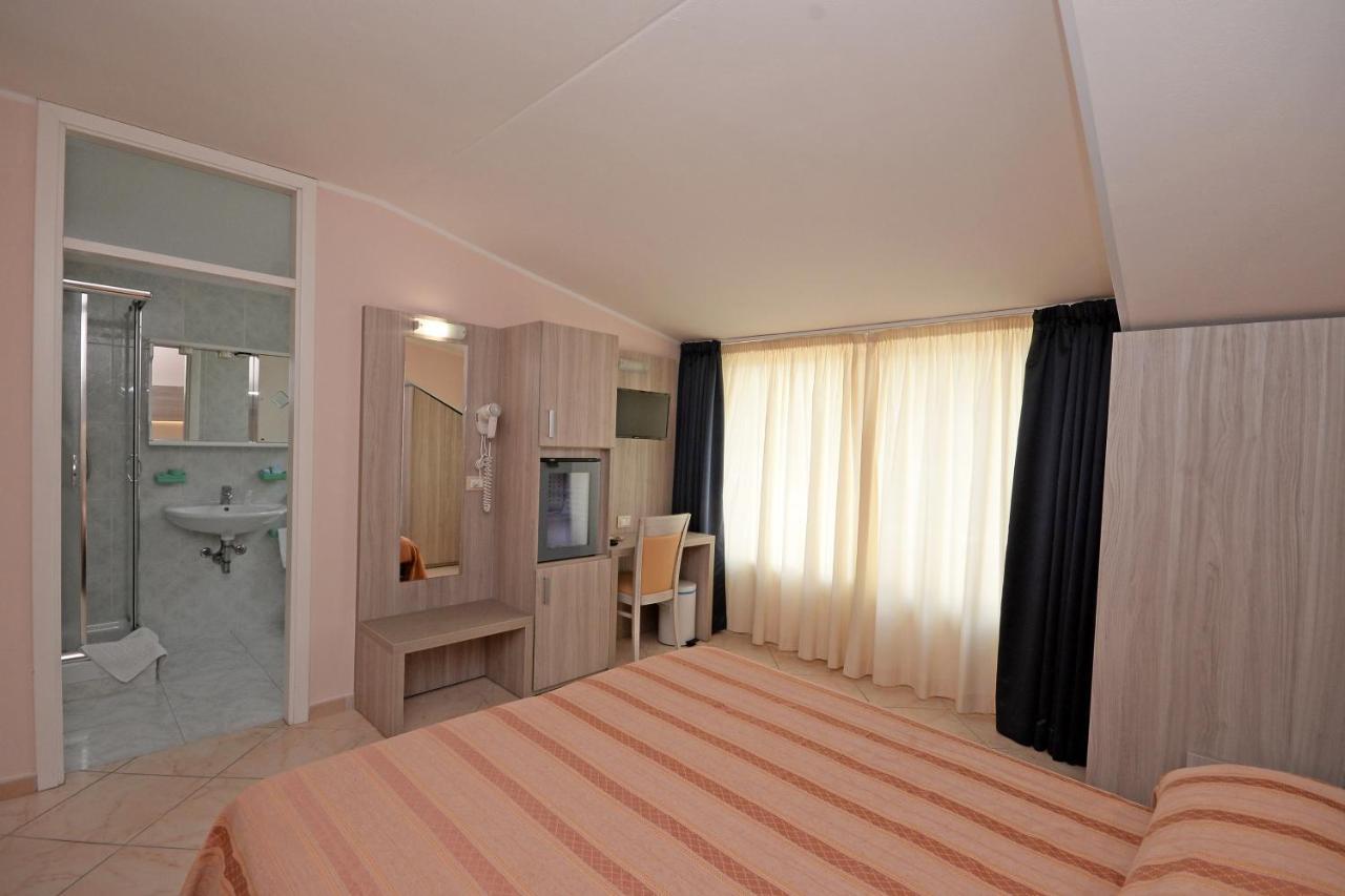 تْشيزيناتيكو Hotel Concorde المظهر الخارجي الصورة